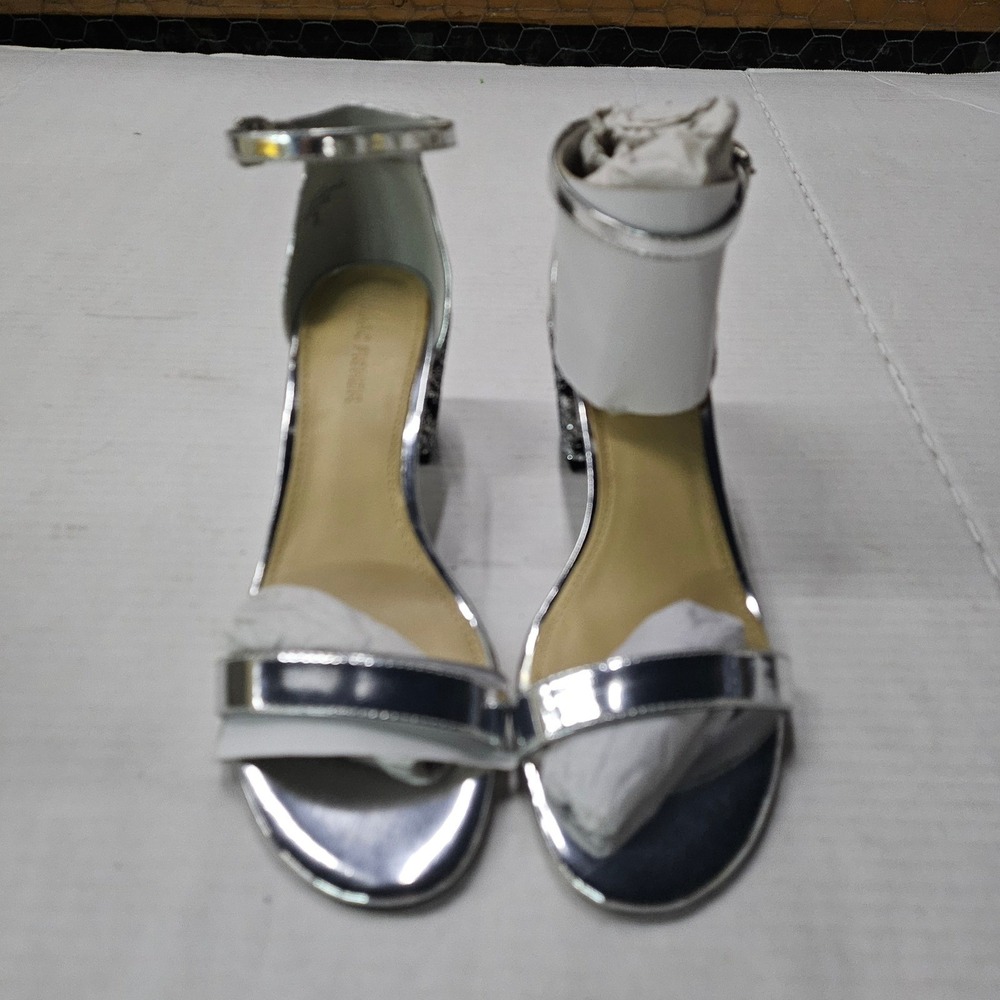 Marc Fisher Safia Silver Metallic Glitter Block Heel Sandals Womens 8.5M QMSAFIA